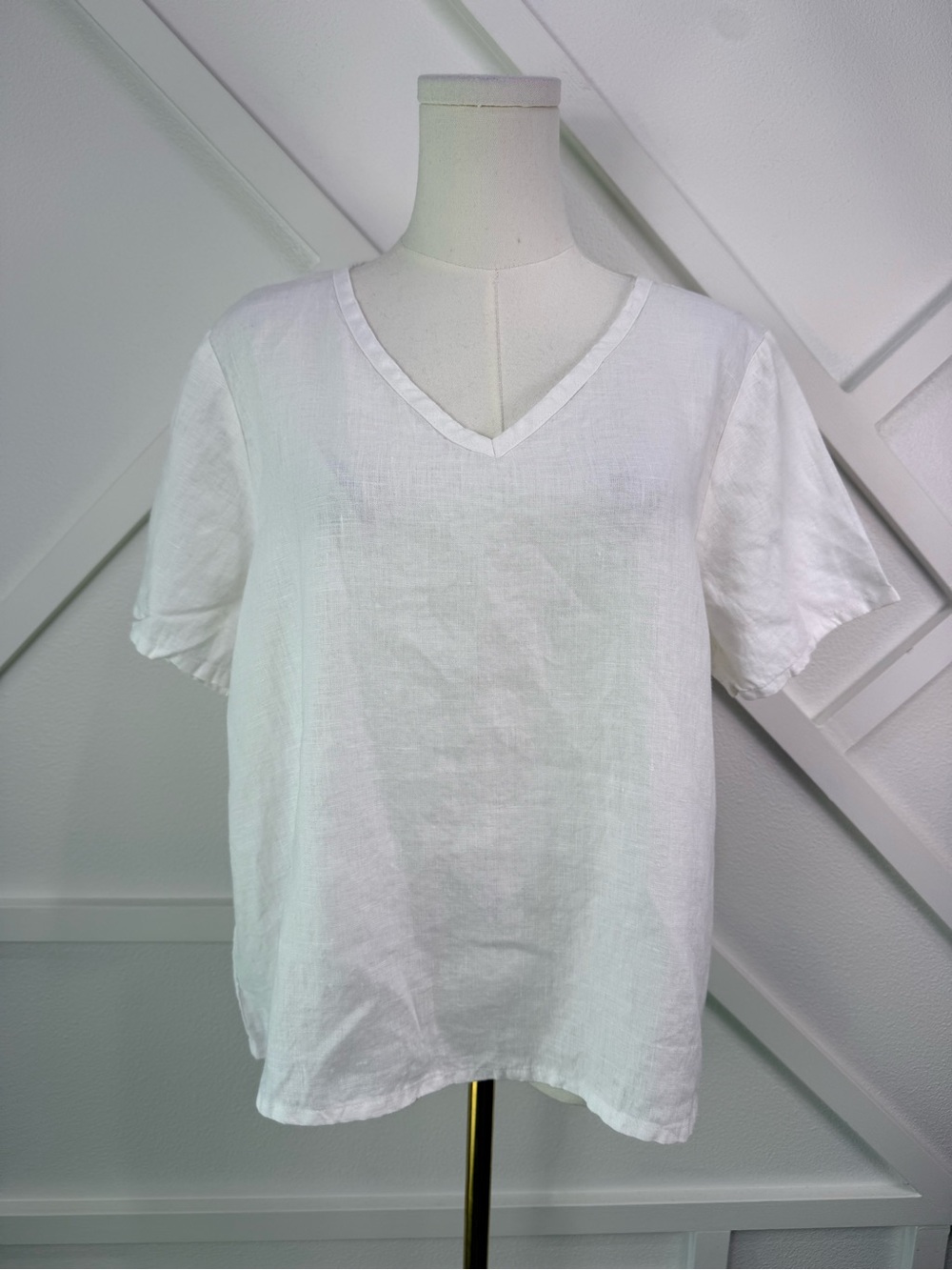 NWOT FLAX White 100% Linen V Neck Short Sleeve Relaxed Top Blouse Size Small